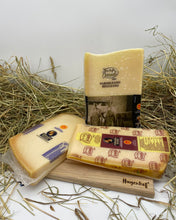 Laden Sie das Bild in den Galerie-Viewer, Parmigiano Reggiano