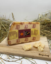 Laden Sie das Bild in den Galerie-Viewer, Parmigiano Reggiano